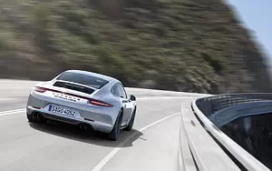 Porsche 911 Carrera 4 GTS     