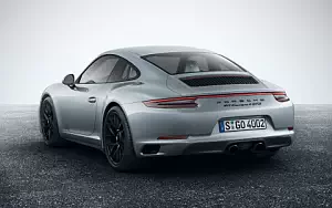 Porsche 911 Carrera 4 GTS     