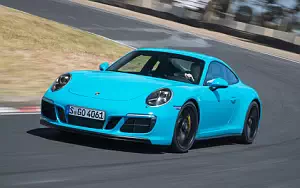 Porsche 911 Carrera GTS     