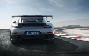 Porsche 911 GT2 RS     