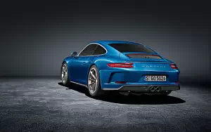 Porsche 911 GT3 Touring Package     