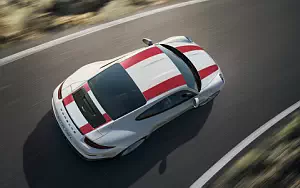 Porsche 911 R     