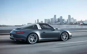 Porsche 911 Targa 4     