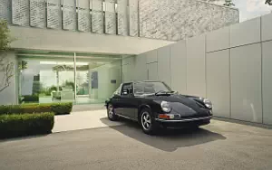 Porsche 911 Targa 4 GTS Edition 50 Years Porsche Design     