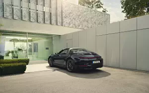 Porsche 911 Targa 4 GTS Edition 50 Years Porsche Design     