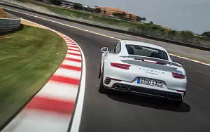 Porsche 911 Turbo S     