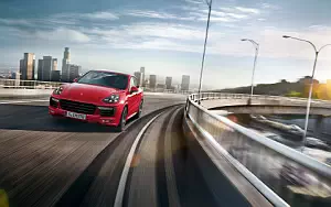 Porsche Cayenne GTS     