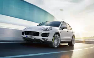 Porsche Cayenne S E-Hybrid     