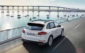 Porsche Cayenne S E-Hybrid     