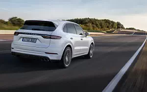 Porsche Cayenne Turbo     