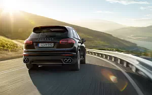 Porsche Cayenne Turbo S     