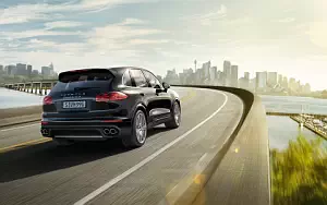 Porsche Cayenne Turbo S     