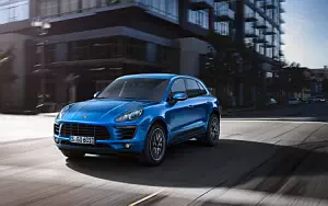 Porsche Macan S     