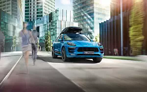 Porsche Macan S     