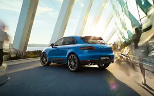 Porsche Macan S     