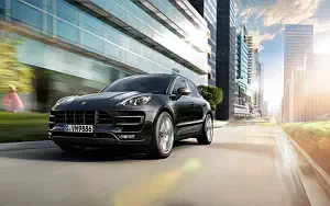 Porsche Macan Turbo     