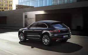 Porsche Macan Turbo     