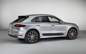 Porsche Macan Turbo Performance Package     