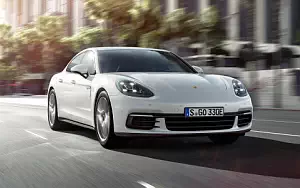 Porsche Panamera 4 E-Hybrid     