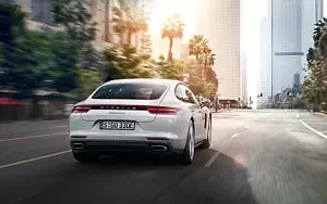 Porsche Panamera 4 E-Hybrid     