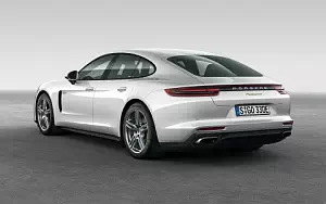 Porsche Panamera 4 E-Hybrid     