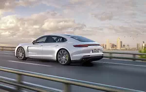 Porsche Panamera 4 E-Hybrid Executive     