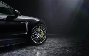 Porsche Panamera 4 E-Hybrid Platinum Edition     