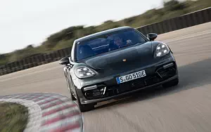 Porsche Panamera Turbo S E-Hybrid     