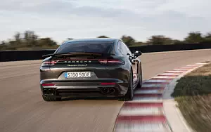 Porsche Panamera Turbo S E-Hybrid     