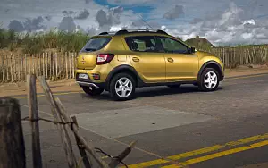 Renault Sandero Stepway RU-spec     