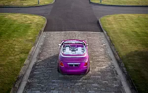 Rolls-Royce Dawn in Fuxia     