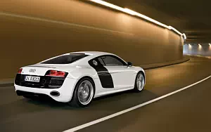 Audi R8 5.2 FSI Quattro wide wallpapers