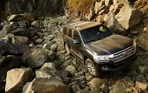 Toyota Land Cruiser 200 US-spec     