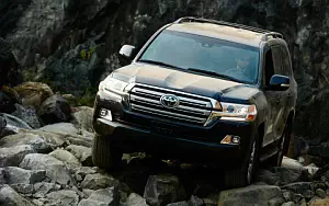 Toyota Land Cruiser 200 US-spec     