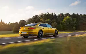 Volkswagen Arteon R-Line     