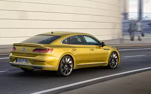 Volkswagen Arteon R-Line     