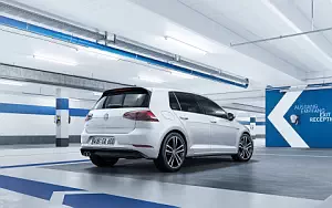 Volkswagen Golf GTE     