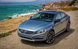 Volvo S60 T5 AWD Cross Country US-spec     