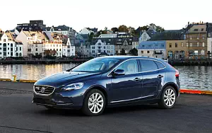 Volvo V40 D4     