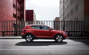 Volvo XC40 T5 Momentum     