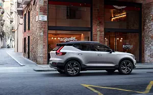 Volvo XC40 T5 R-Design     