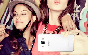 Samsung Galaxy A5      HD 