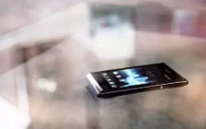 Sony Xperia E      HD 