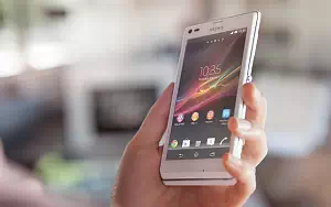 Sony Xperia L      HD 