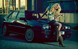 Девушка и автомобиль Lancia широкие обои и HD обои