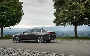 BMW 530e (Sophisto Grey Metallic)  
