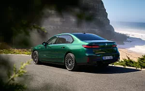 BMW i7 M70 xDrive (Aurora Diamond Green)  