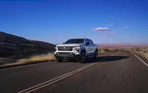 Chevrolet Silverado EV WT Crew Cab (Summit White)  