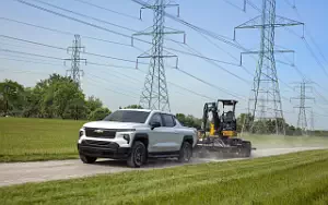 Chevrolet Silverado EV WT Crew Cab (Summit White)  