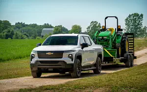Chevrolet Silverado EV WT Crew Cab (Summit White)  